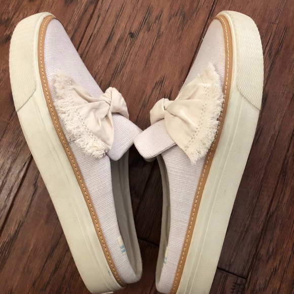 TOMS Slip on loafers size 7.5. Excellent Condition - Picture 5 of 9